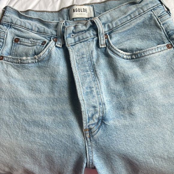 Agolde Riley Crop Jean: Size 26; Worn twice. Excellent condition; Non Smoker - Picture 3 of 4